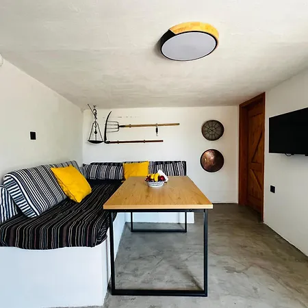 Сasa de vacaciones Aloni Petit House Nerotriviá