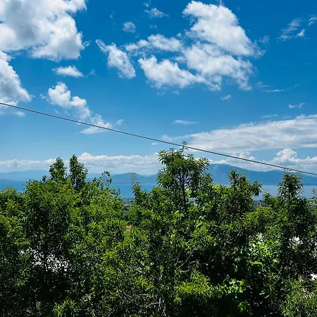 Сasa de vacaciones Aloni Petit House Nerotriviá