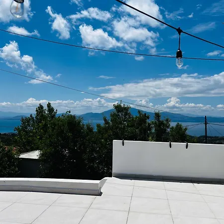 Сasa de vacaciones Aloni Petit House Nerotriviá